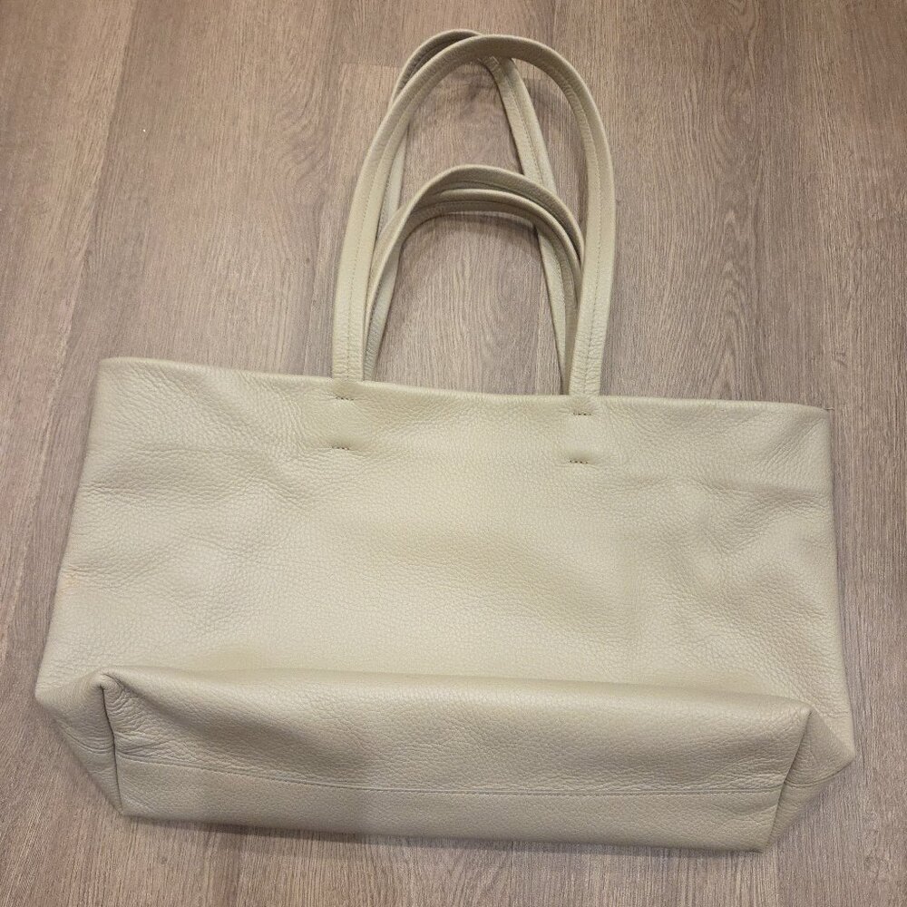 Cuyana Small Easy Tote (Stone, Pebbled, Gold)